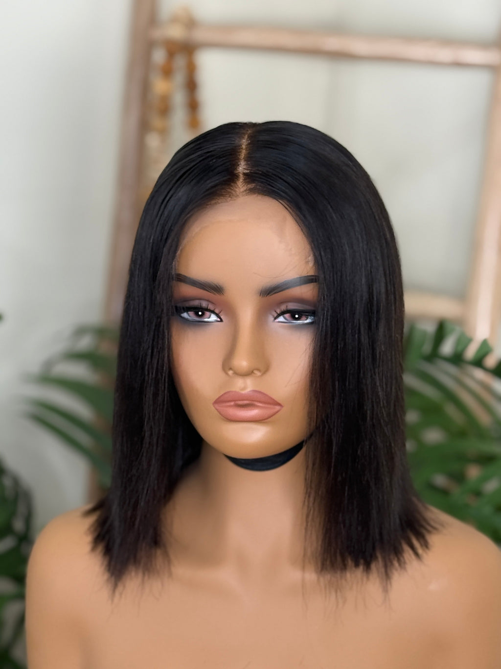100% Virgin Human Hair Bob Wig with Transparent HD Lace Front, Sleek Straight Shoulder-Length Style, Pre-Plucked Natural Hairline, Glueless Real Human Hair Wig in Natural Black for Women