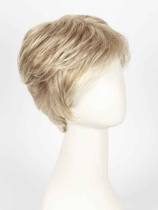 Raquel Welch Winner Wig, Average Cap, R14-88H Golden Wheat