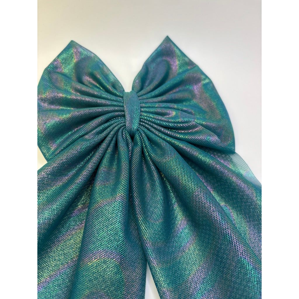 Iridescent Green Longtail Bow