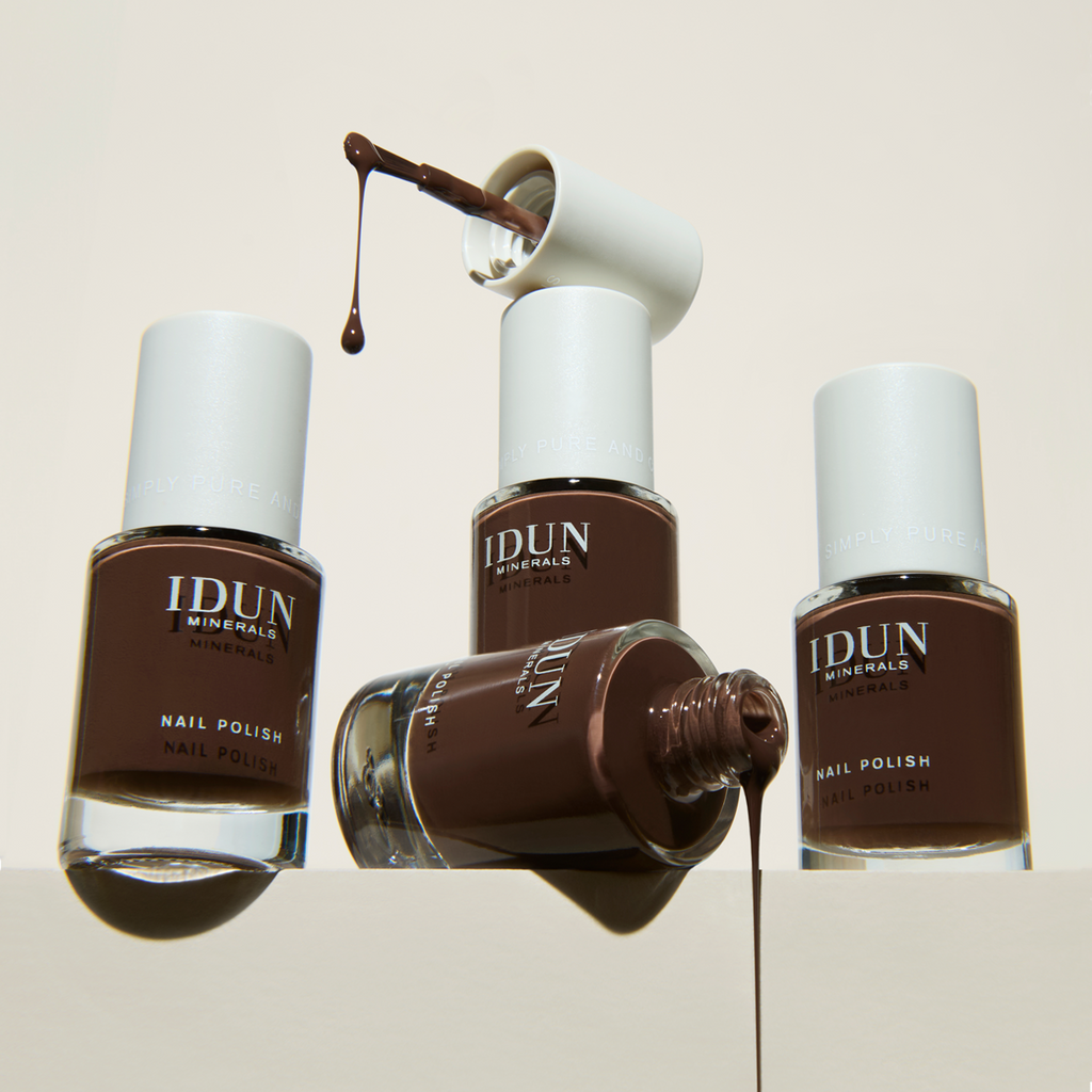 NAIL POLISH