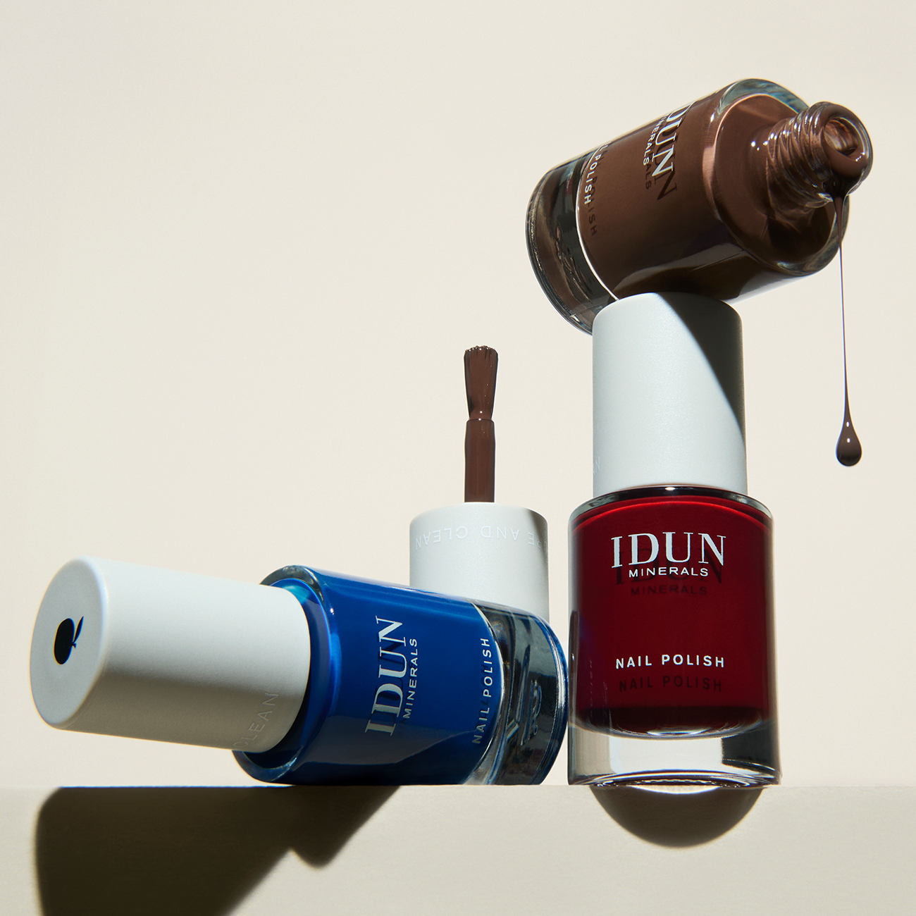 NAIL POLISH