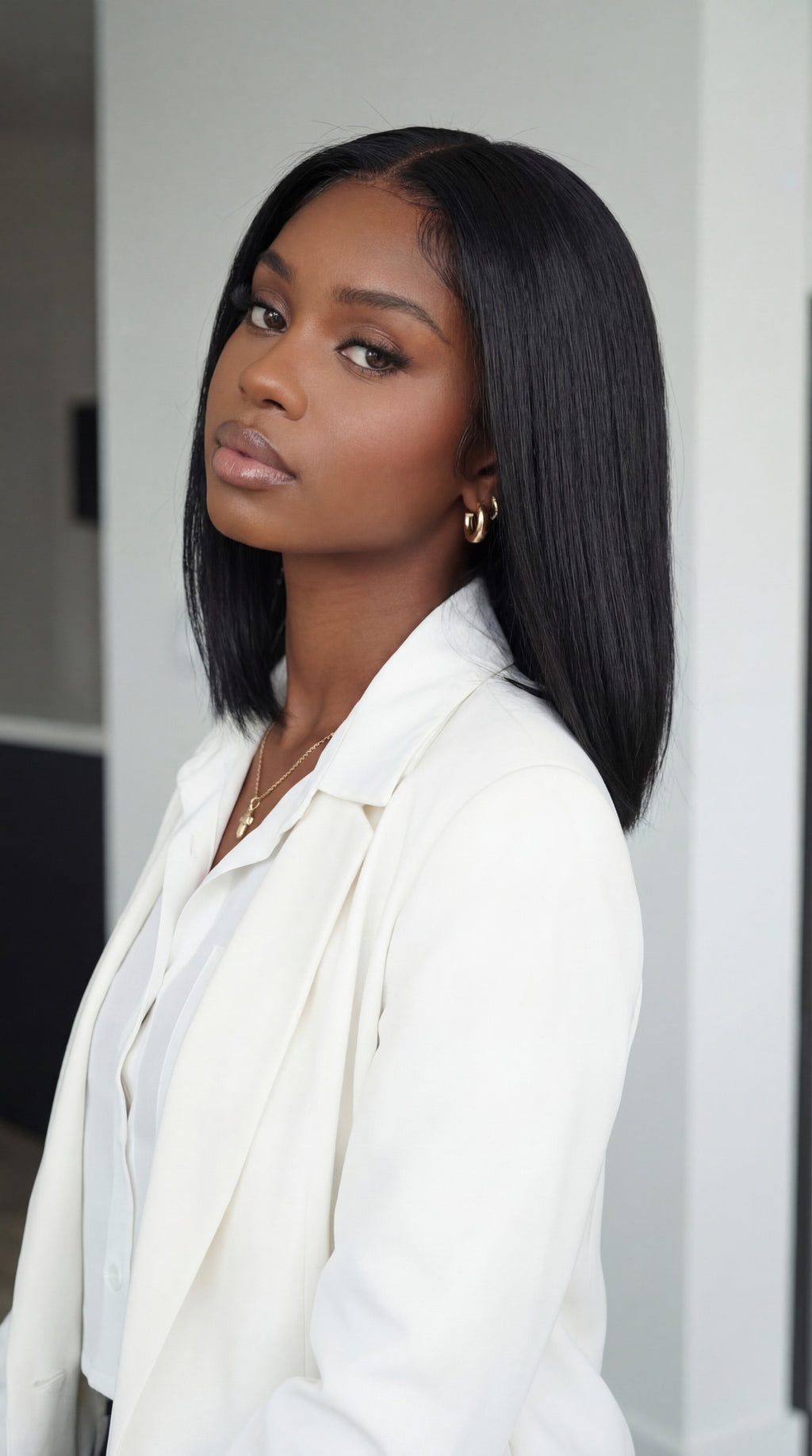 100% Virgin Human Hair Bob Wig with Transparent HD Lace Front, Sleek Straight Shoulder-Length Cut, Pre-Plucked Natural Hairline, Glueless Luxury Wig for Women, Real Human Hair Lace Front Wig in Natural Black
