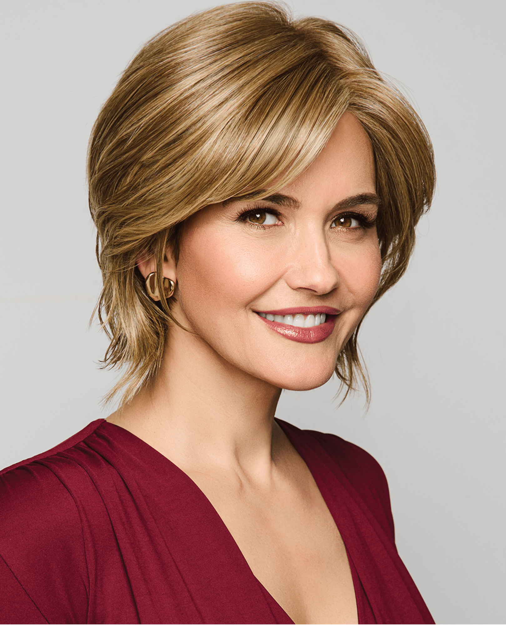 Raquel Welch Main Character Chin-Length Bob Wig for A Polished Sophisticated Look, Average Cap - Ss19/23 SS Biscuit